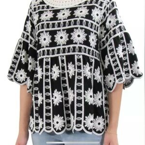 Indigo Poppy Black and White Floral embroidered Top Bell Sleeve Women's size XL